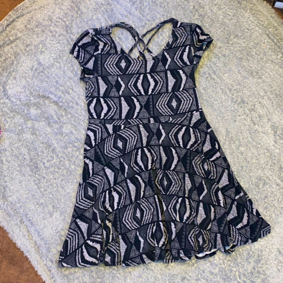 Aeropostale Dresses & Skirts - Aeropostale juniors Large shortsleeve dress